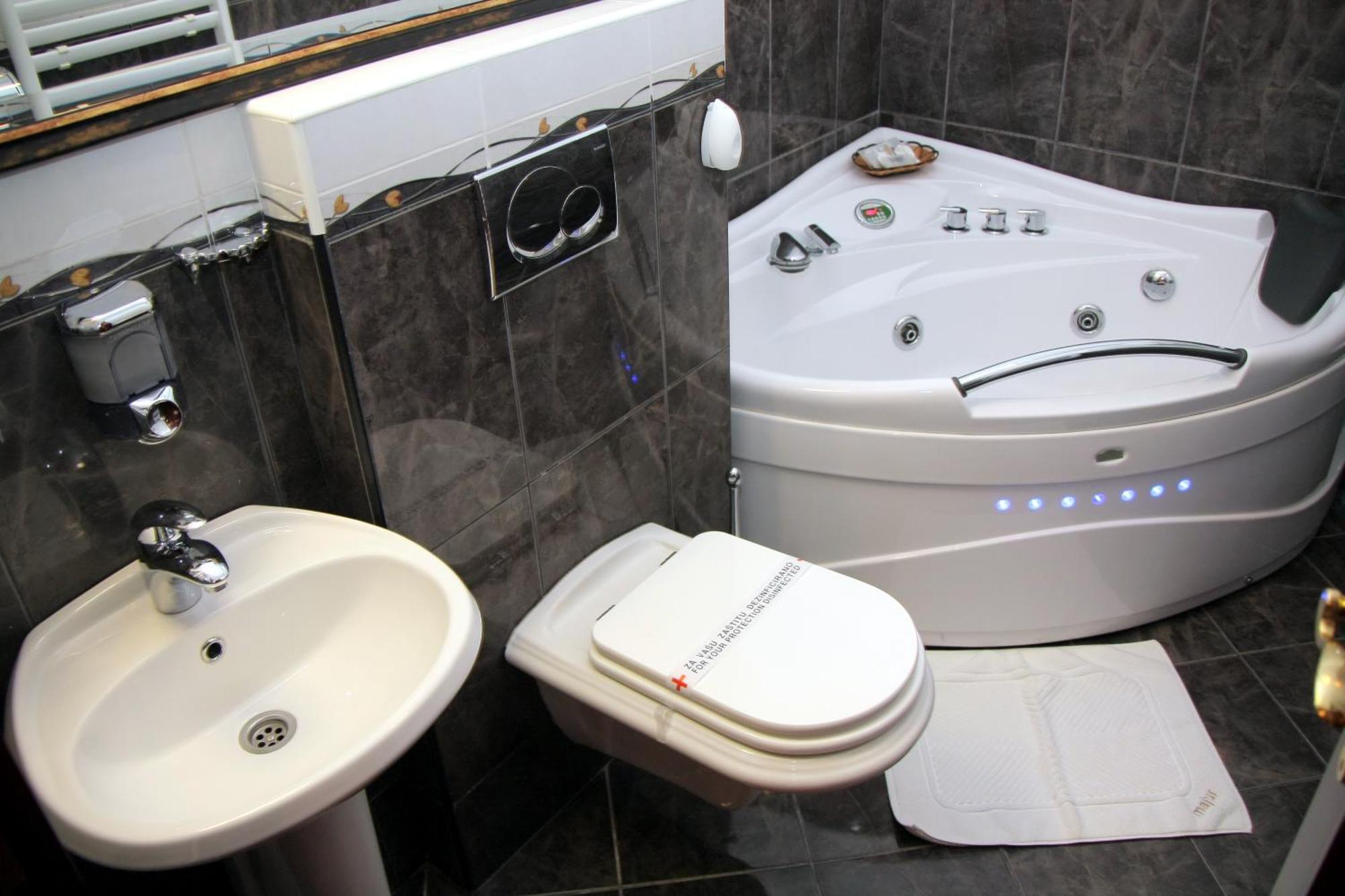 Hotel Villa Majur Subotica Esterno foto