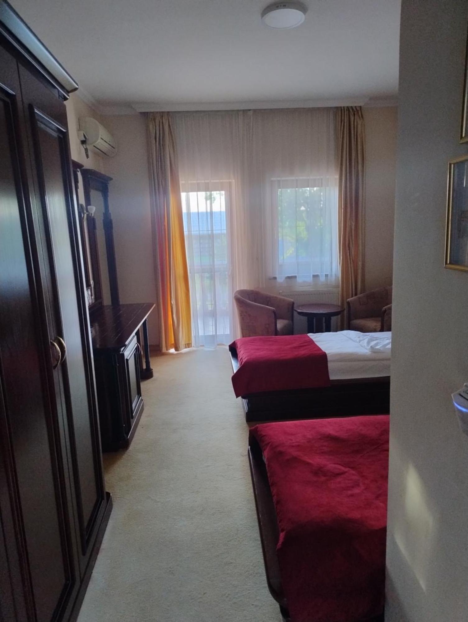 Hotel Villa Majur Subotica Esterno foto